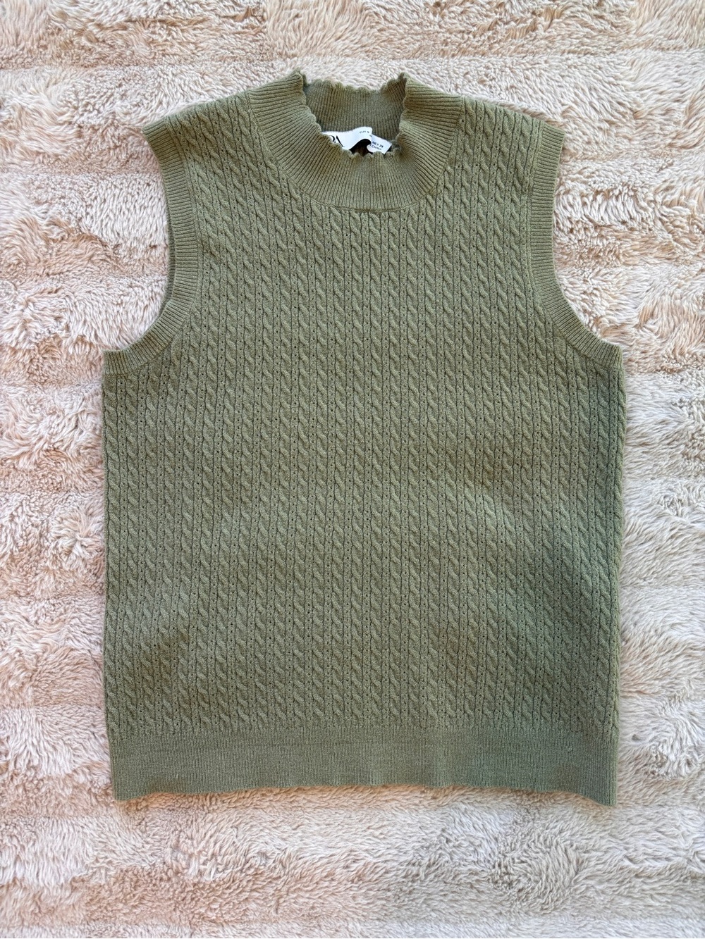 Women’s Olive Cable Knit Sleeveless Sweater Vest